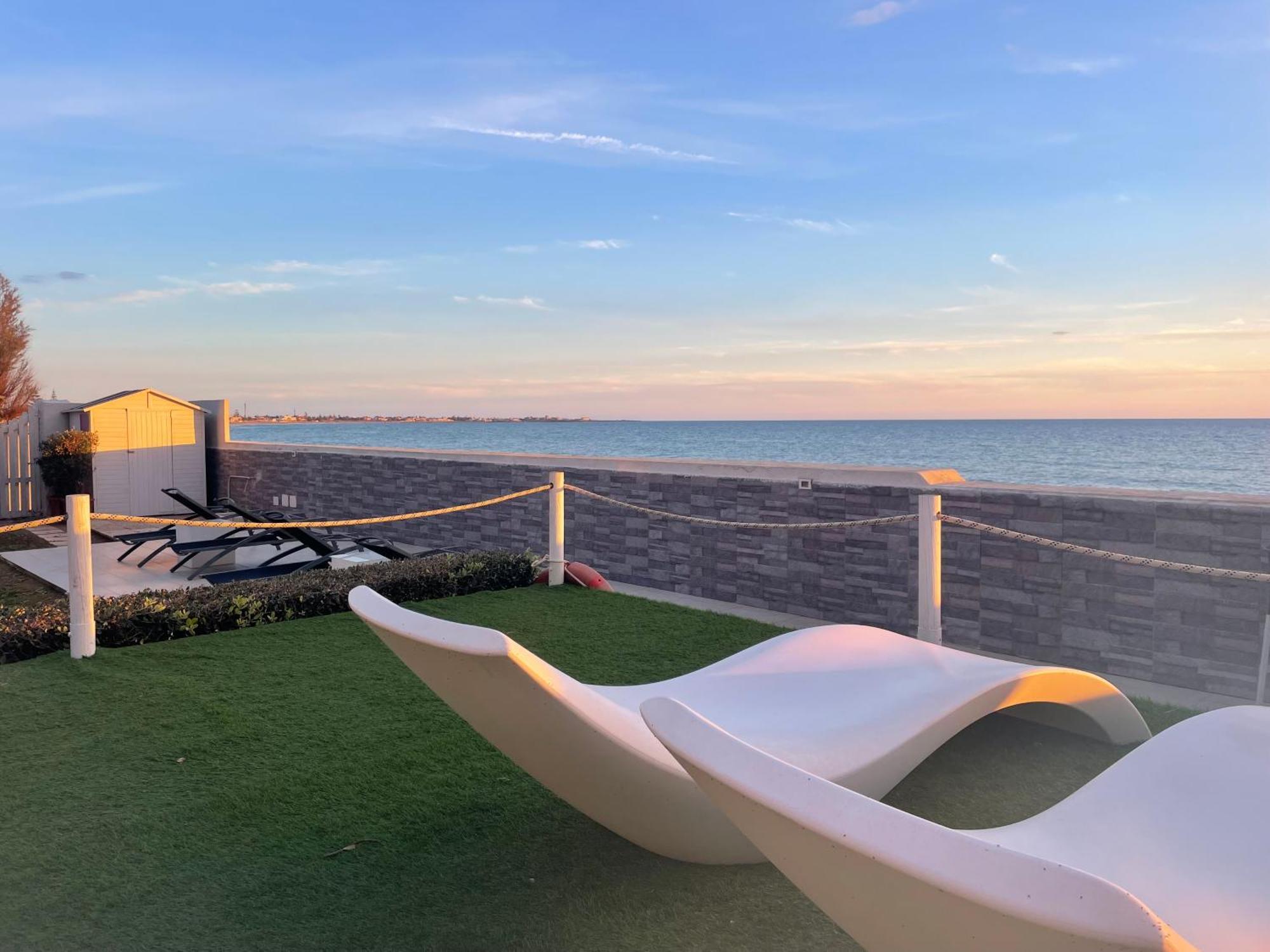 Suitebeach And Bed & Breakfast 3*